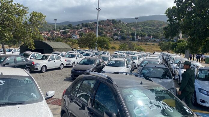 Cómo registrarse para comprar un vehículo iraní en Venezuela