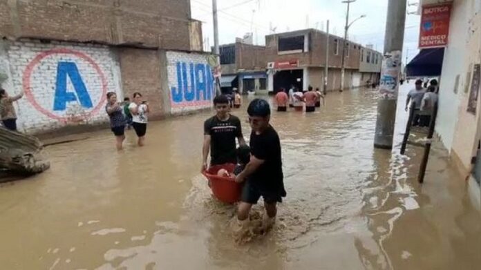 Gobierno de Perú declara estado de emergencia en 8 regiones afectadas por lluvias