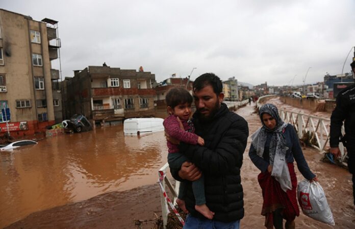 Inundaciones en Turquía dejan como saldo al menos 10 fallecidos