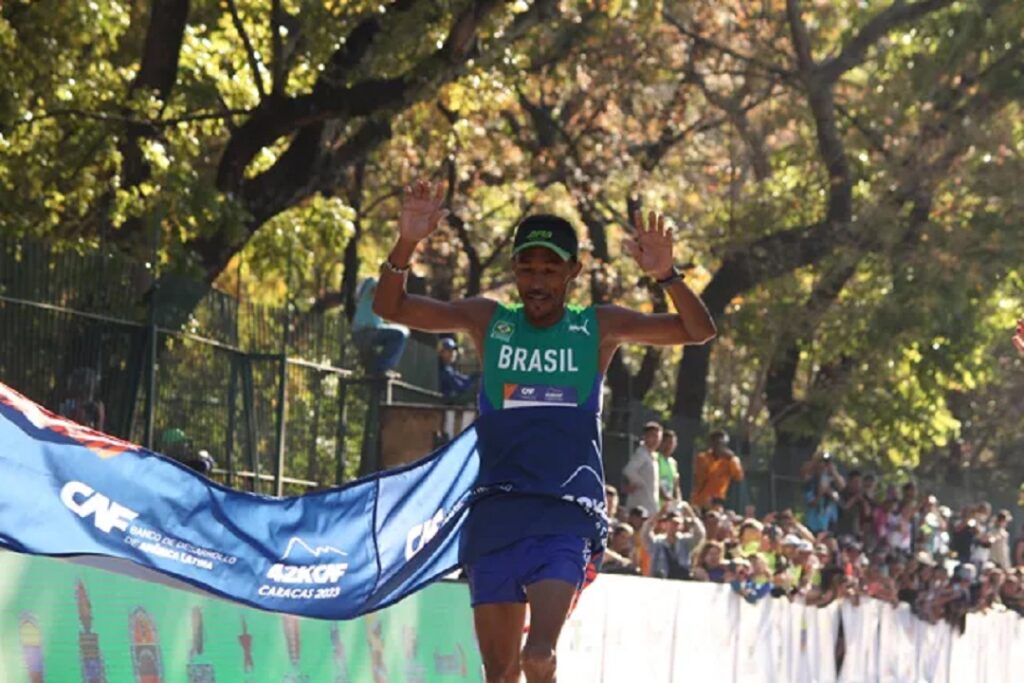Justino Da Silva y Magaly García baten récords en VII edición del Maratón CAF 2023