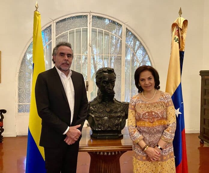 Asume el cargo la cónsul general de Colombia en Caracas