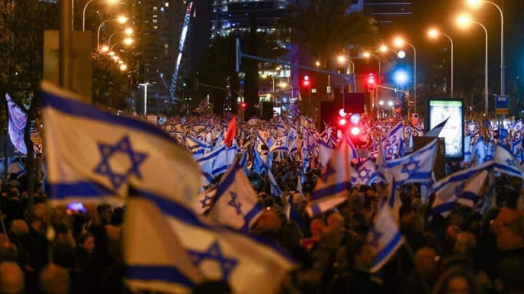 Estallan protestas masivas en Israel ante polémica reforma judicial