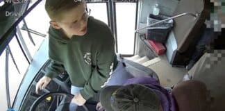 EEUU: Niño evitó tragedia al tomar el control de su autobús escolar