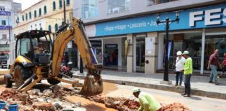 Plan Búho reparó bote de agua en calle Páez del Centro de Valencia