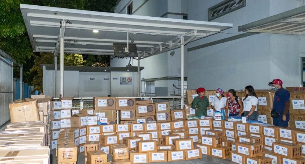 Entregan más de 70 mil insumos médicos en tres hospitales de Caracas 