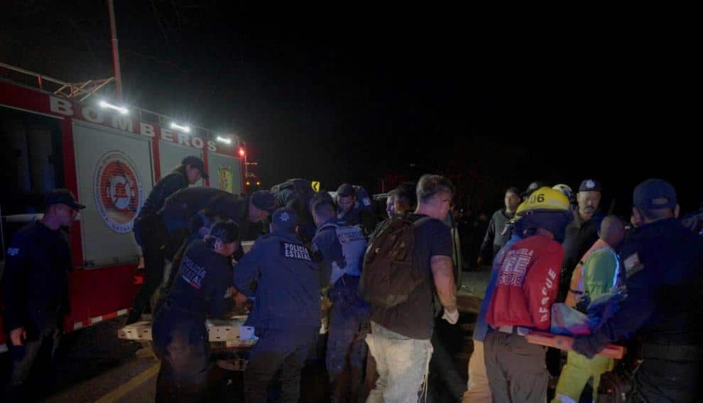 México: al menos 18 fallecidos al caer por barranco un autobús 