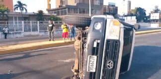 Zulia: Volcó camioneta donde se trasladaba el alcalde de Mara