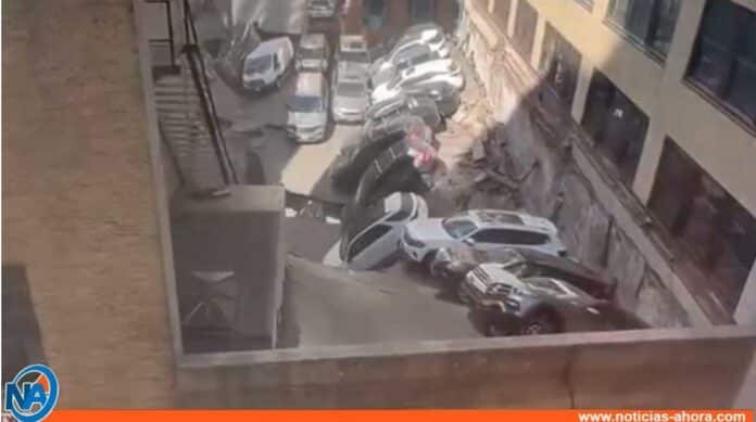 Al menos un muerto y varios heridos por colapso de estacionamiento en Nueva York