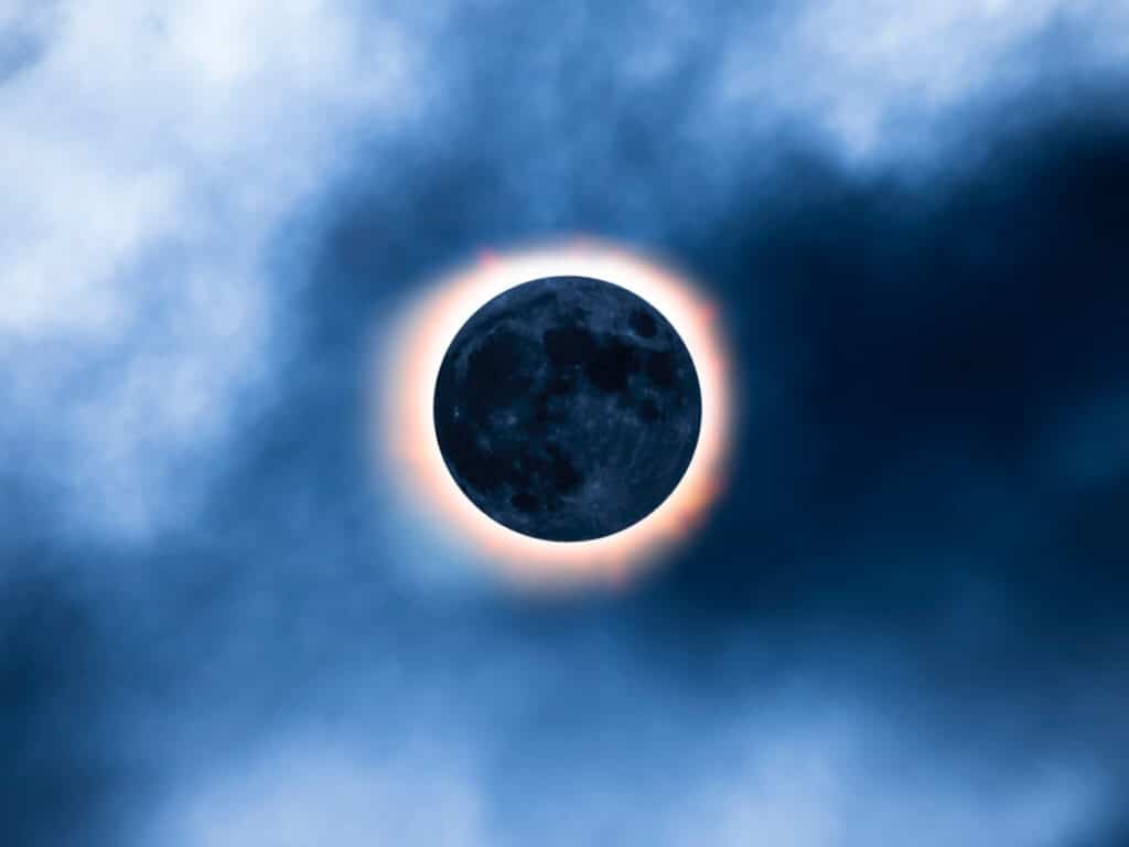 Eclipse Solar Híbrido Qué Es A Qué Hora Y Cómo Ver En Vivo