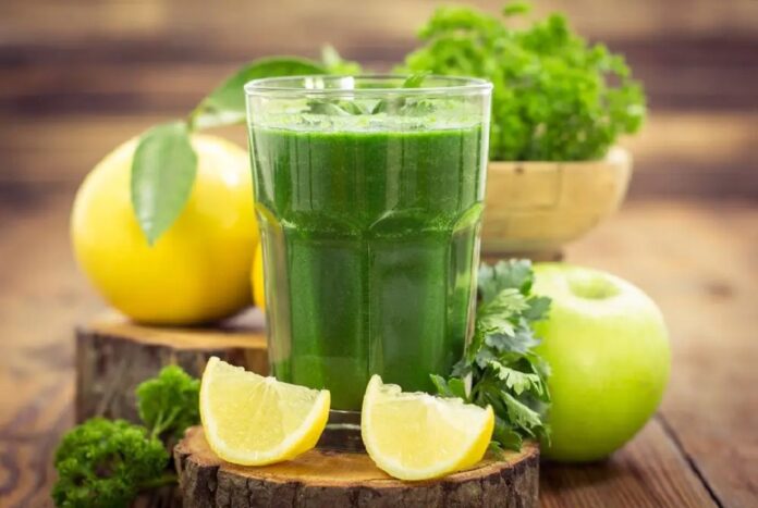 Jugos verdes detox para dejar atrás los excesos del fin de semana