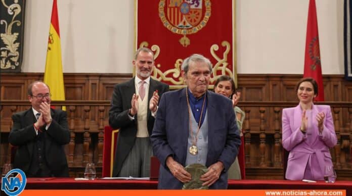 Poeta venezolano Rafael Cadenas recibió Premio Cervantes en España
