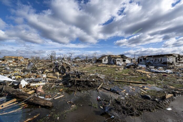 EEUU: Varios muertos y decenas de heridos tras fuertes tornados