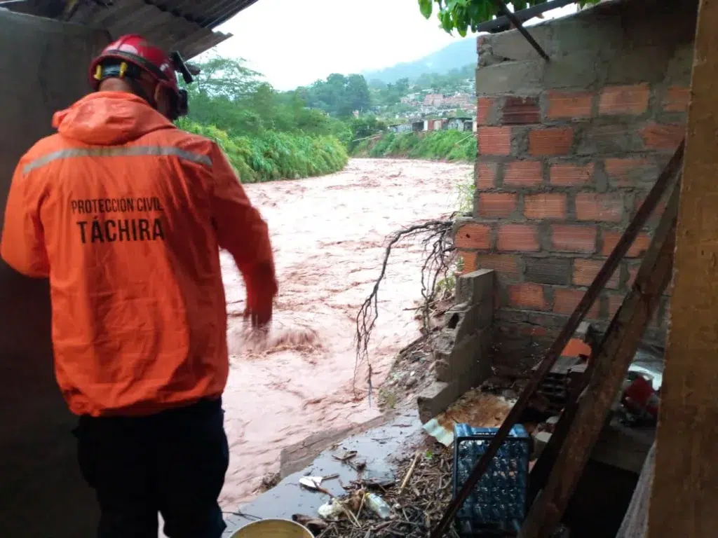Fuertes lluvias registran afectaciones por socavamiento en Táchira