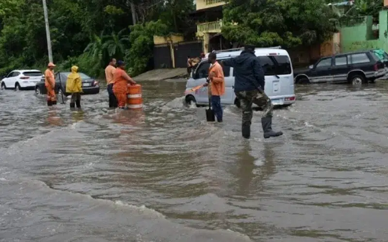 Reportan fuerte colapso en Valencia tras fuertes lluvias