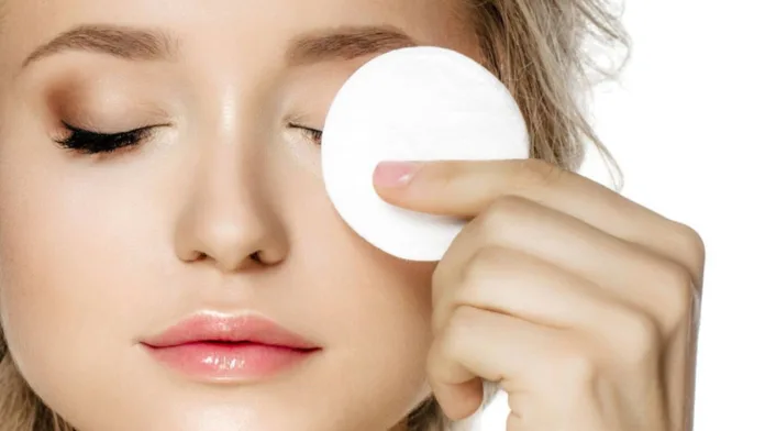 Dormir maquillaje dana piel (1)