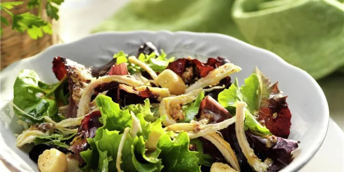 Deliciosa ensalada de pollo a la Mostaza