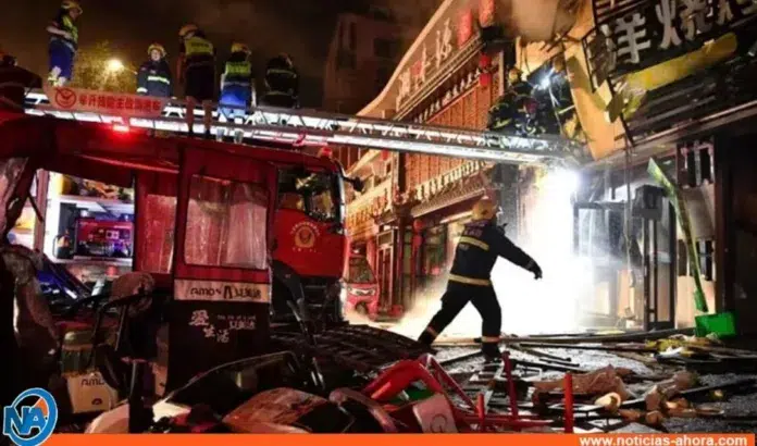 Al menos 31 muertos por explosión en restaurante en China