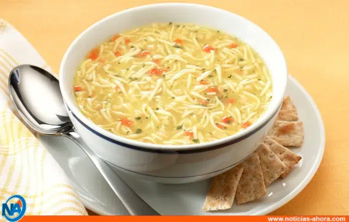 preparacion-sopa-de-fideos