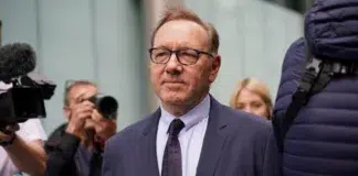 Absuelven al actor Kevin Spacey de los cargos de agresión sexual
