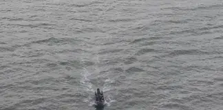 Rescatan cuerpo de uno de los ocupantes del vehículo que cayó al Lago de Maracaibo