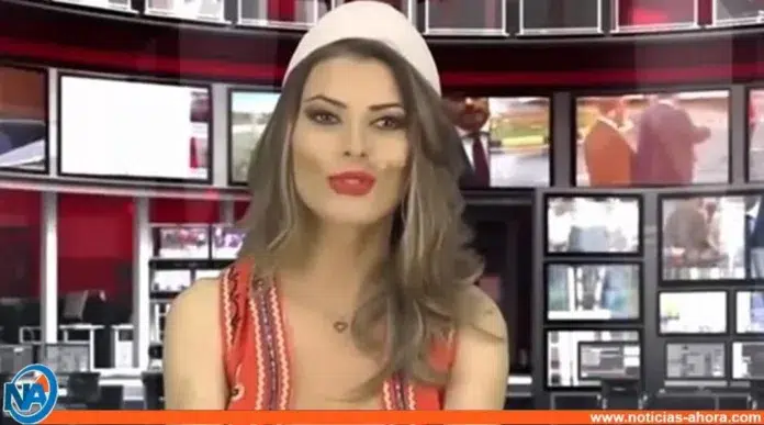 Conductoras de un noticiero en Albania aparecen casi desnudas