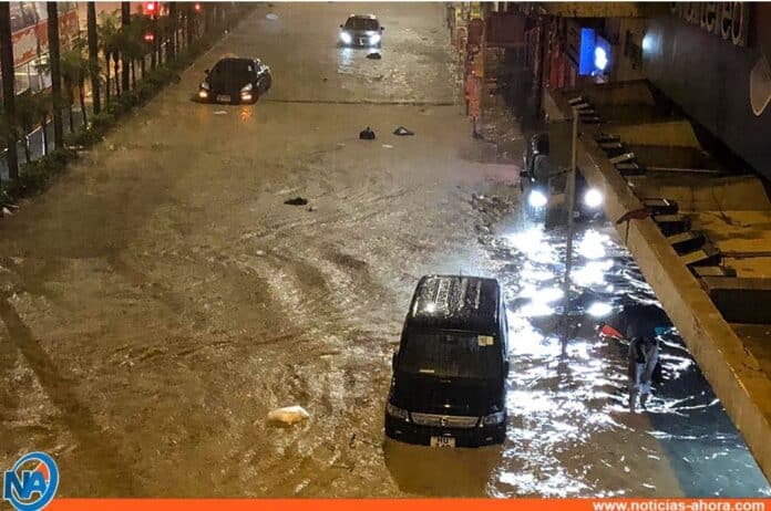 Hong Kong paralizada por inundaciones tras registrar intensas lluvias