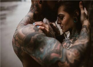 Atracción sexual al tatuaje