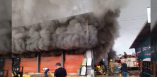 Controlado incendio en ferretería ubicada en Av intercomunal de Barquisimeto
