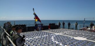 Interceptan embarcación con más de 3 toneladas de droga en aguas internacionales