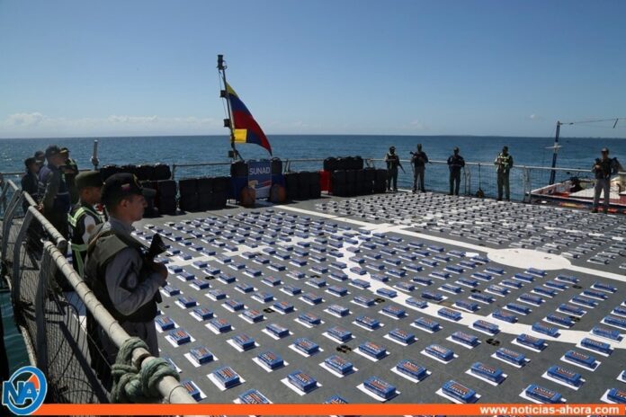 Interceptan embarcación con más de 3 toneladas de droga en aguas internacionales