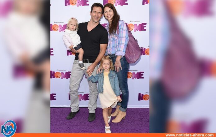 Actor Christian Oliver y sus dos hijas mueren en accidente de avioneta en el Caribe