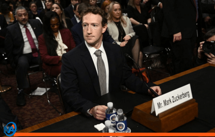 Mark Zuckerberg disculpa adolescentes
