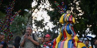 Las Meninas del artista plástico venezolano, Antonio Azzato toman las calles de Caracas