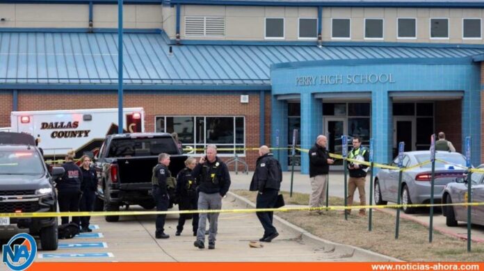 Reportan múltiples víctimas por tiroteo en escuela secundaria de Iowa, Estados Unidos