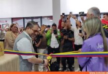 Gobernador Lacava inauguró Oficina de Información Turística en Aeropuerto de Valencia