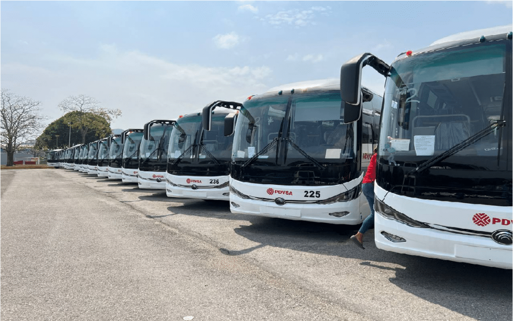 PDVSA ENT en Yagua entregó autobuses.png2.