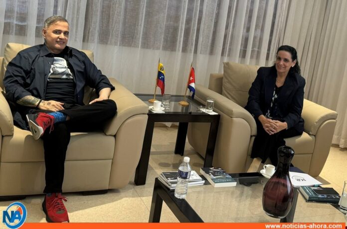 Tarek William Saab participa como invitado especial en la Feria Internacional del Libro en Cuba