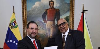 Canciller Yván Gil recibe Copias de Estilo del embajador de Guyana en Venezuela