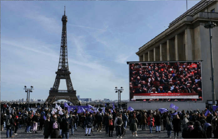 Francia primer país mundo blinda el aborto
