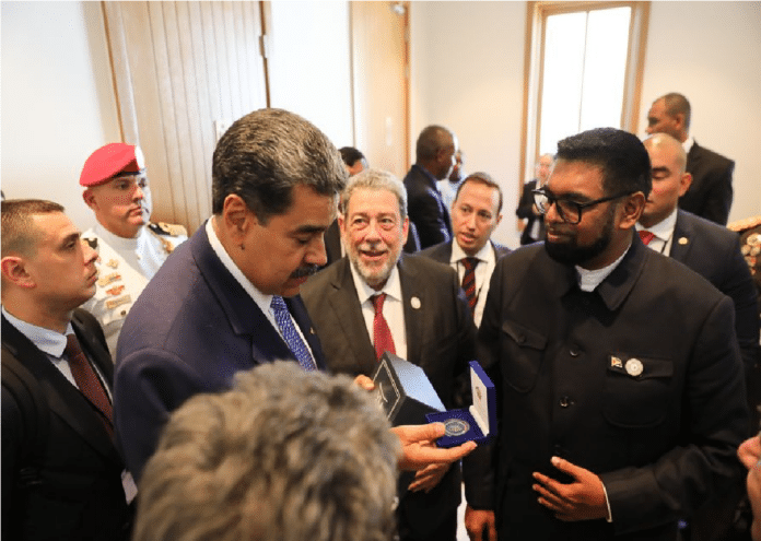 Intercambio regalos presidentes Venezuela y Guyana