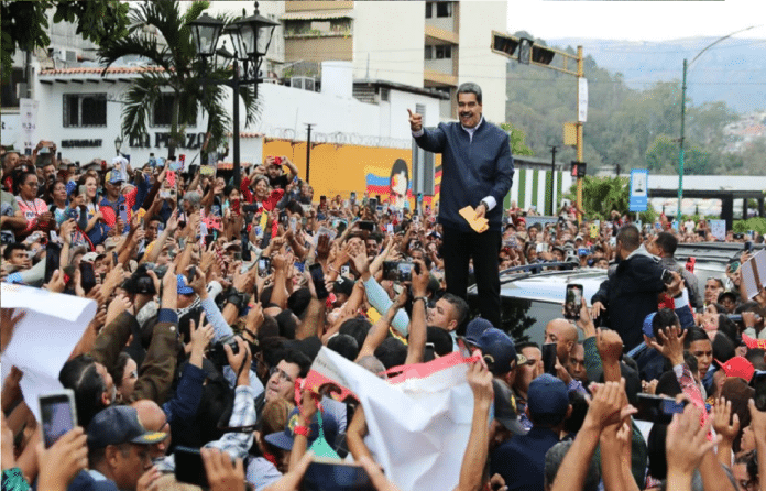 Maduro recorrió Los Teques