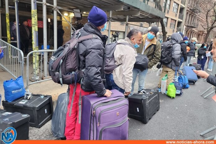 Nueva York no tendrá que dar vivienda a largo plazo para migrantes adultos