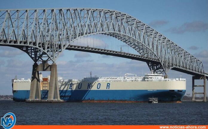 Reportan colapso total de puente en Baltimore tras choque de carguero