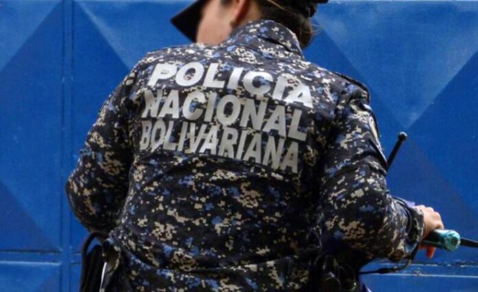 Funcionarias PNB captadas estado ebriedad