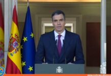 Pedro Sánchez anunció que continúa como presidente del Gobierno de España