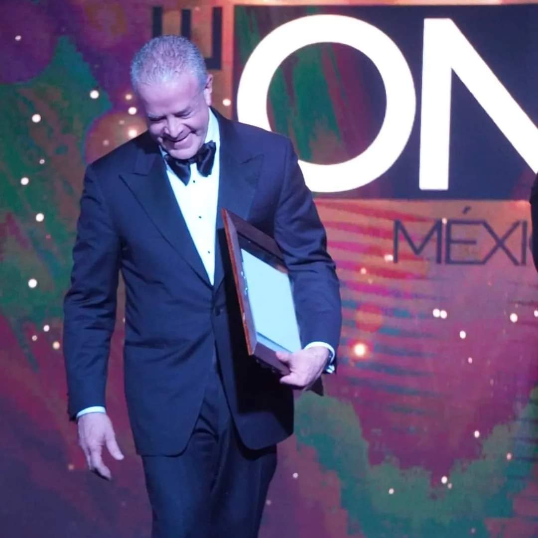 Raúl Rocha Hombre del Siglo