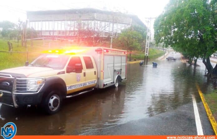 Fuertes lluvias provocaron anegación en la parte alta de San Cristóbal