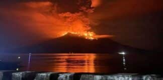 Volcán Ruang en Indonesia