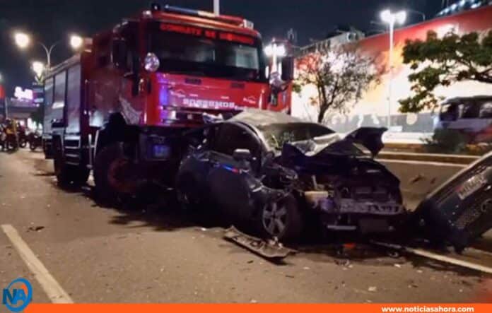 camion de bomberos accidente autopista