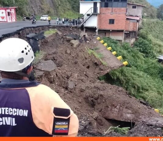 Colapsó tramo en la vía que comunica San Cristóbal con Colombia